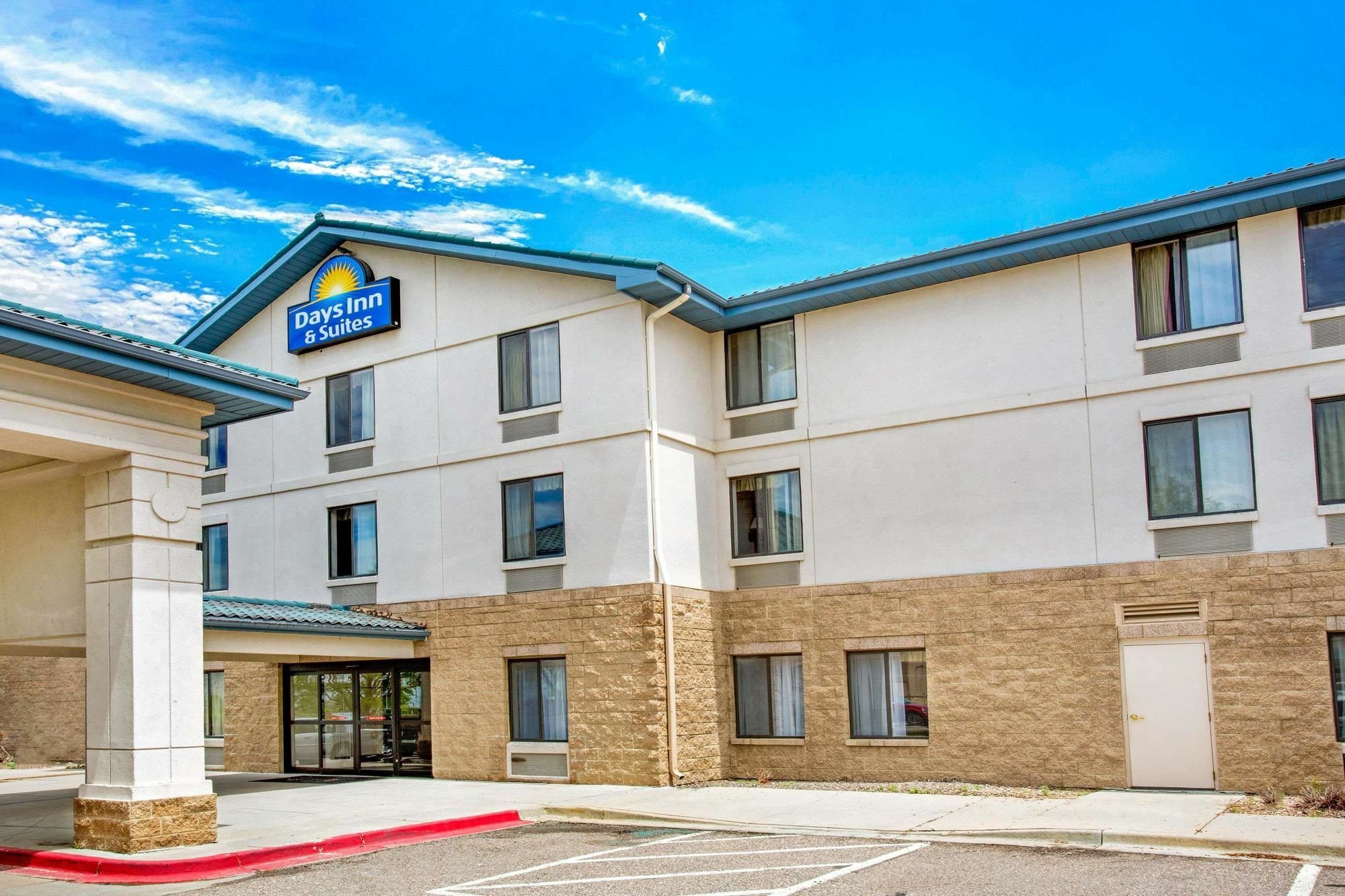 Days Inn & Suites By Wyndham Denver International Airport Exteriör bild